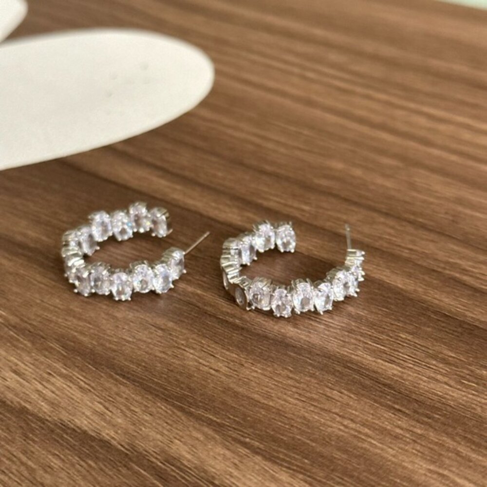 Silver Hoop Earrings Q549 - Picture 5 of 9